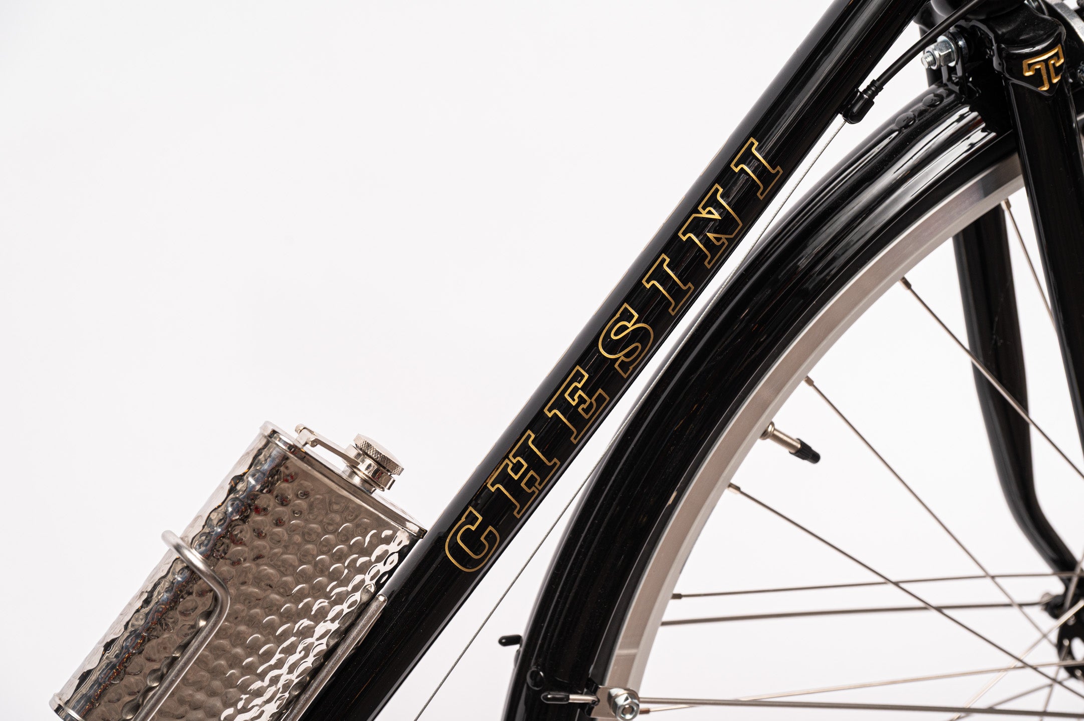 Chesini Torpedo — Verona atelier studio frame