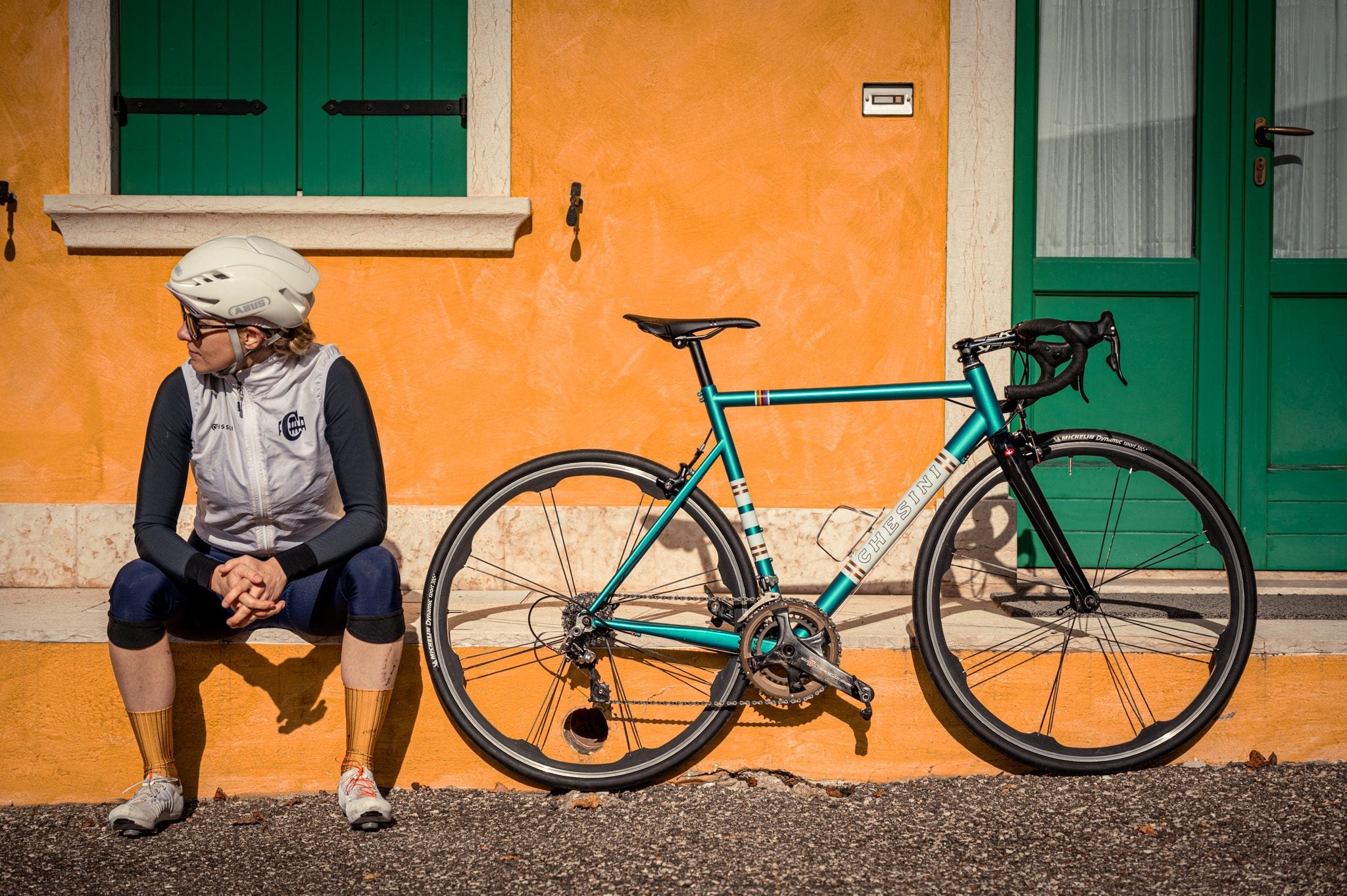 A Chesini bicycle against an ochre Verona wall