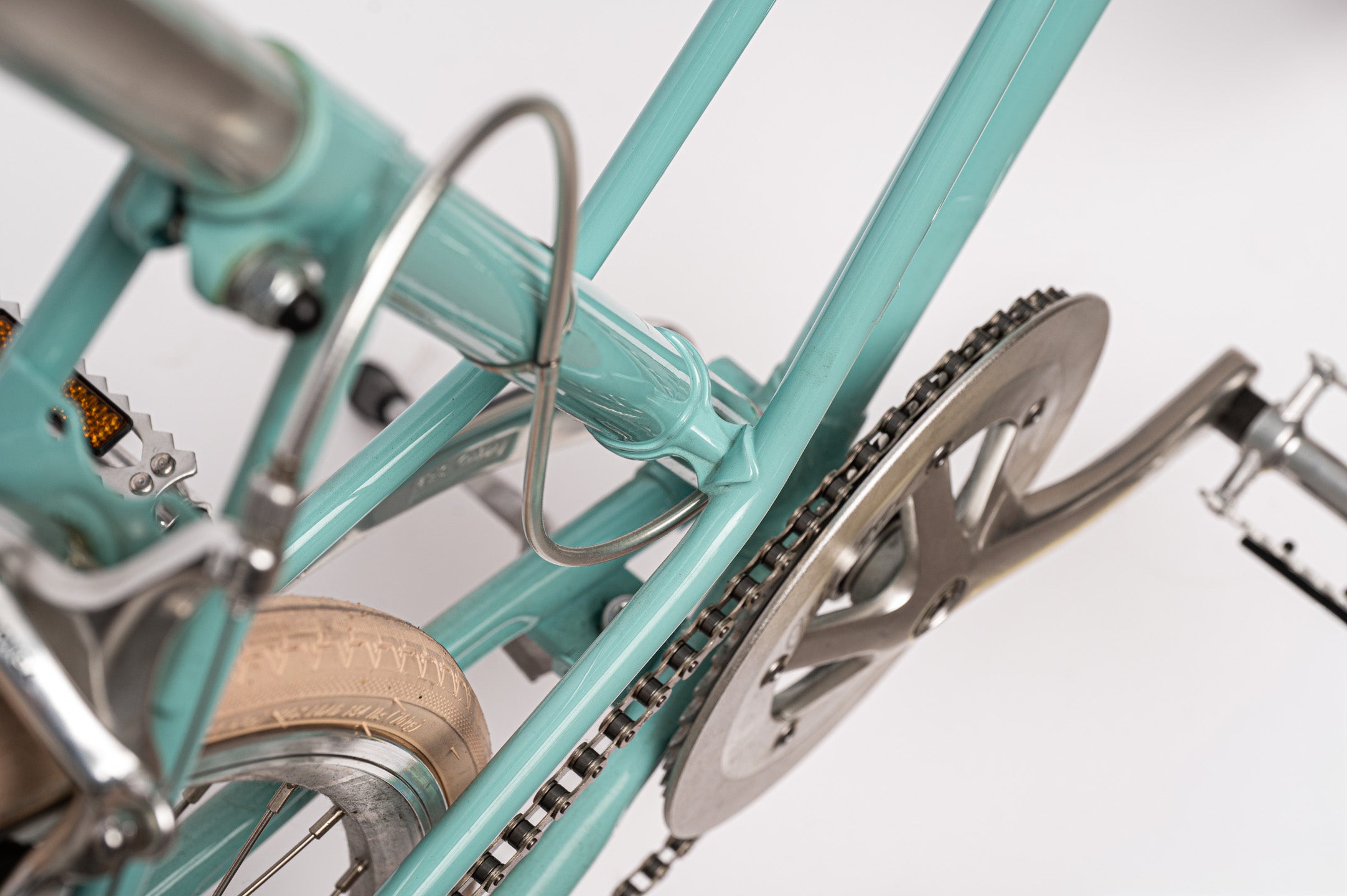 Chesini Svelta — Verona atelier studio frame