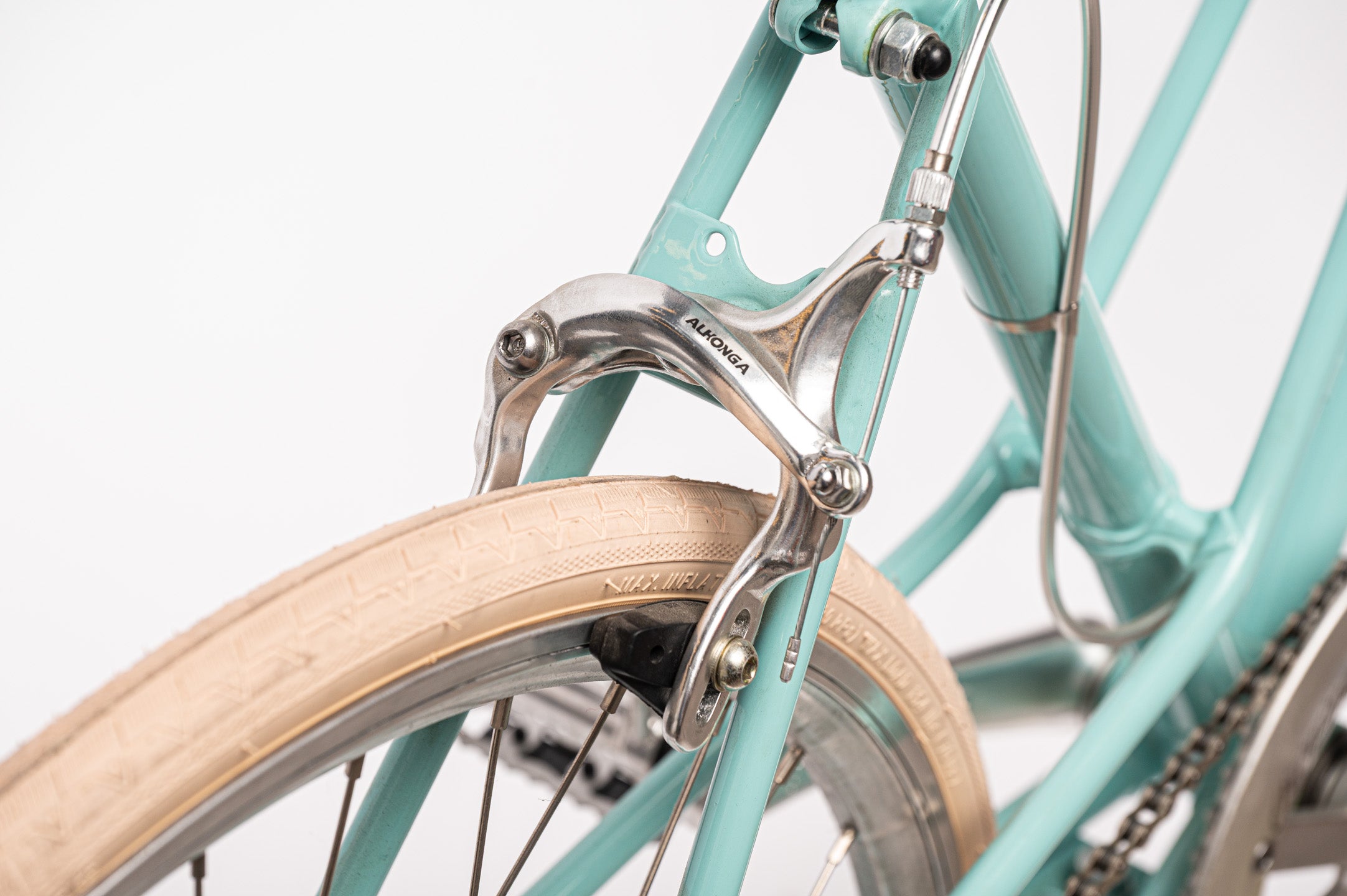 Chesini Svelta — Verona atelier studio frame